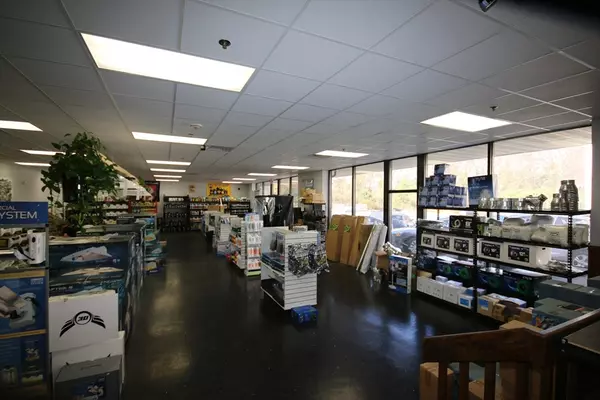 Peabody, MA 01960,82 Newbury Street