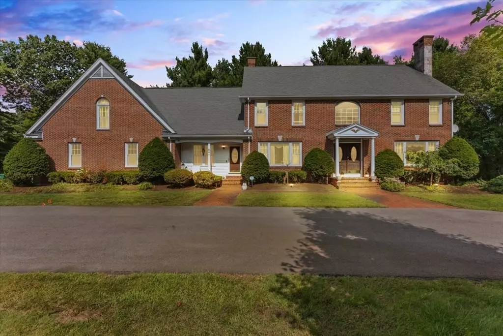 Westwood, MA 02090,84 Juniper Ridge Rd