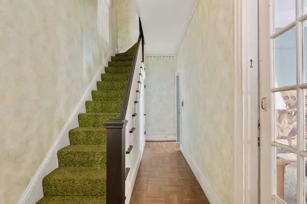 Newton, MA 02458,188-190 Adams St