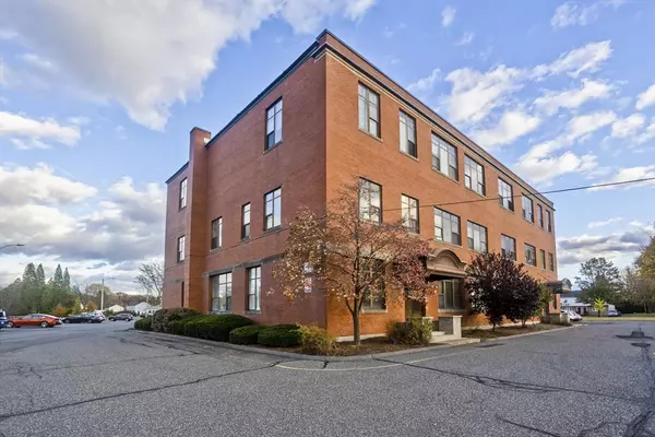 90 Mckinstry Ave #117, Chicopee, MA 01013
