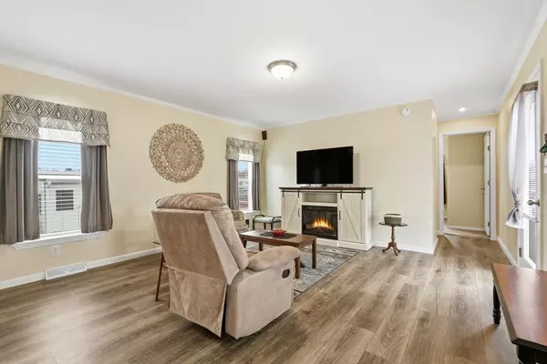 Westfield, MA 01085,7 1st Ave