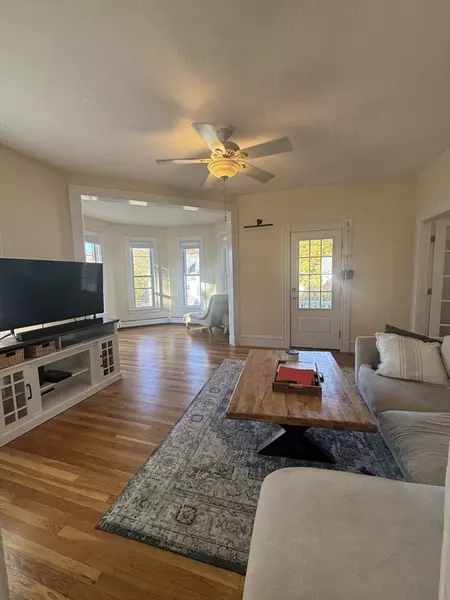 107 Chestnut St. #2R, Haverhill, MA 01830