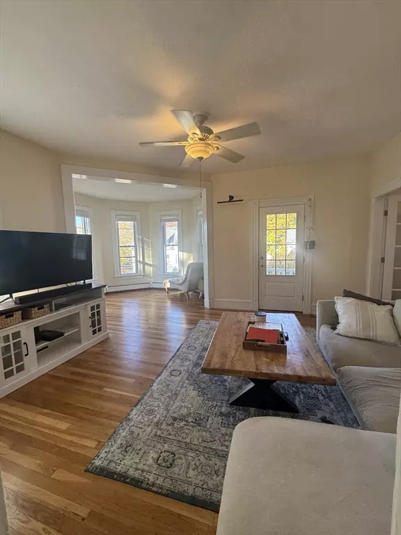 107 Chestnut St. #2R, Haverhill, MA 01830