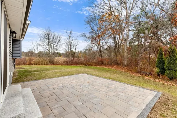 Burlington, MA 01803,9 Woodside Ln