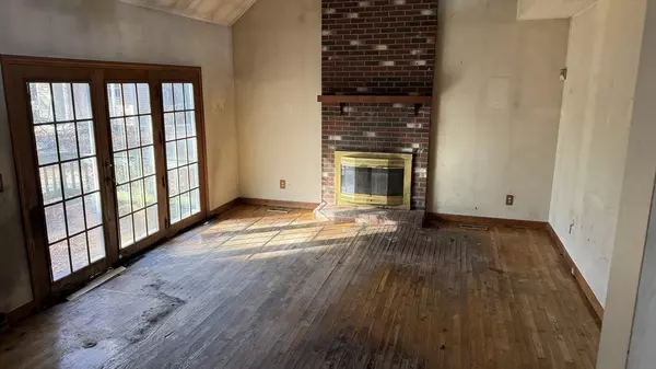 Taunton, MA 02718,81 Tania Drive