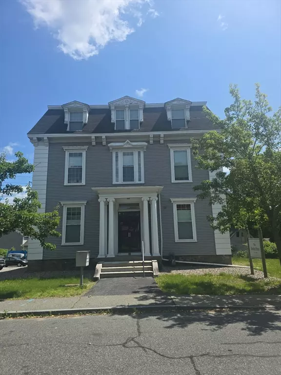 12 Walnut St #8, Taunton, MA 02780