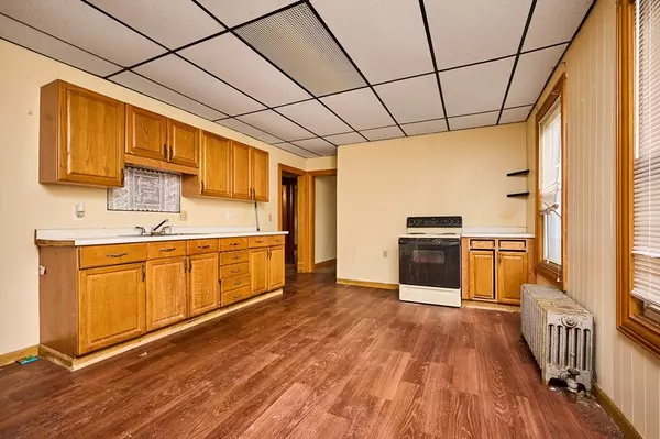 Chicopee, MA 01013,92-94 Nonotuck Avenue