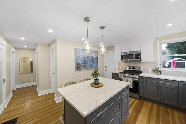 Newton, MA 02458,57 Cook #1