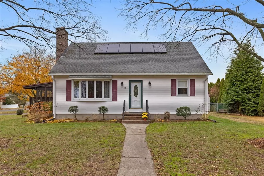 47 Butternut Dr, Agawam, MA 01001
