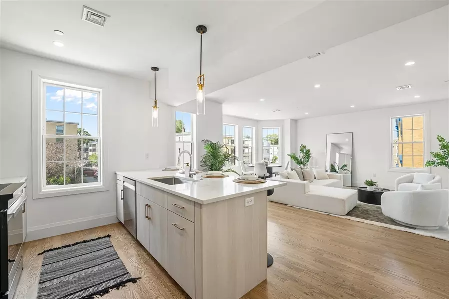 808 Morton St #3, Boston, MA 02124