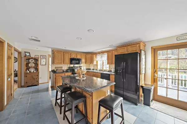 Hanson, MA 02341,33 Tavern Way