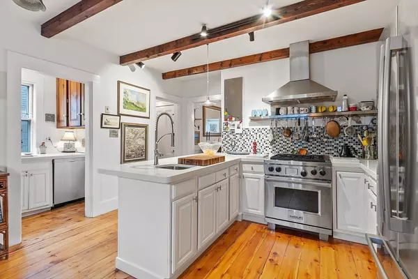 Marblehead, MA 01945,29 High St