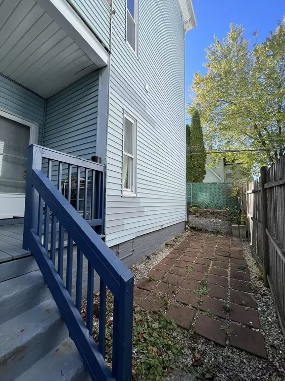 Worcester, MA 01603,5 Freeland Ter