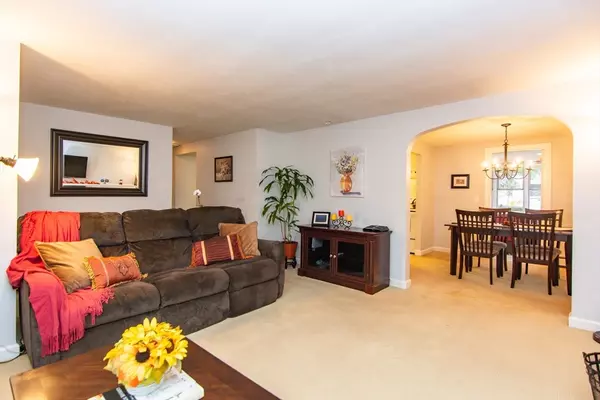 Natick, MA 01760,7 Sheffield Rd