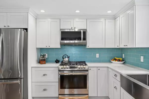 Harwich, MA 02645,3 Bittersweet Ln