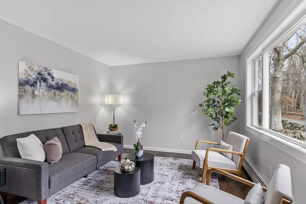 Warren, MA 01585,368 Keys Road