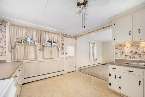 Northbridge, MA 01588,1076 Hill Street