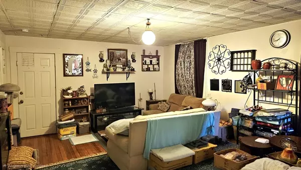 Warren, MA 01092,2240 Main