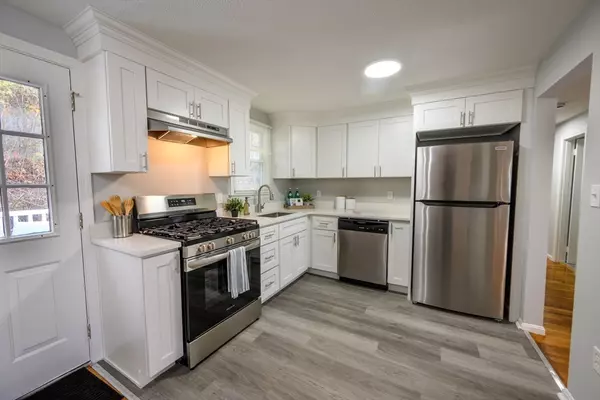 Lowell, MA 01852,16 Winding Ln