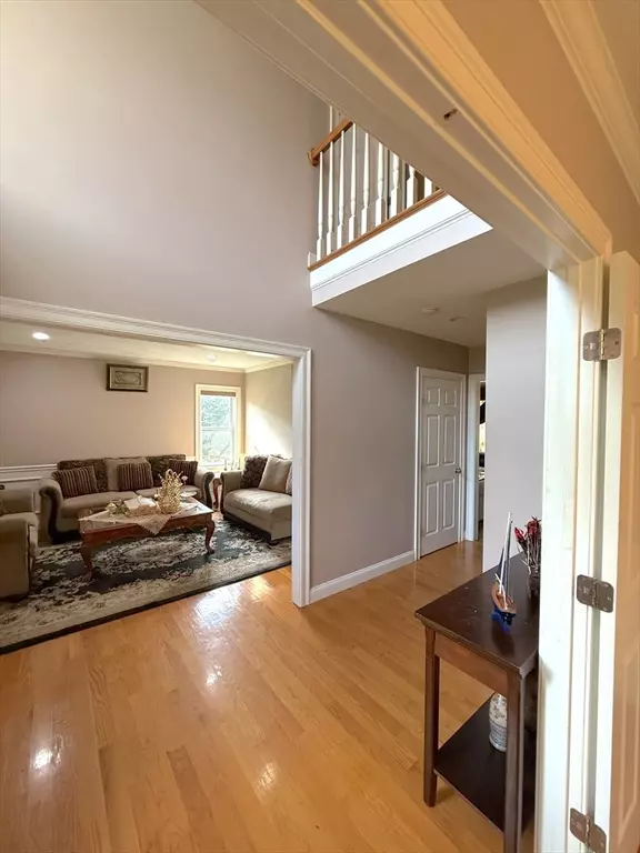 Middleton, MA 01949,6 White Ln