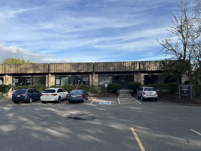 130 Sylvan St #4, Danvers, MA 01923