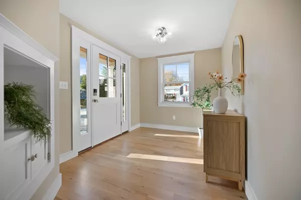 Woburn, MA 01801,2 Howard Ct