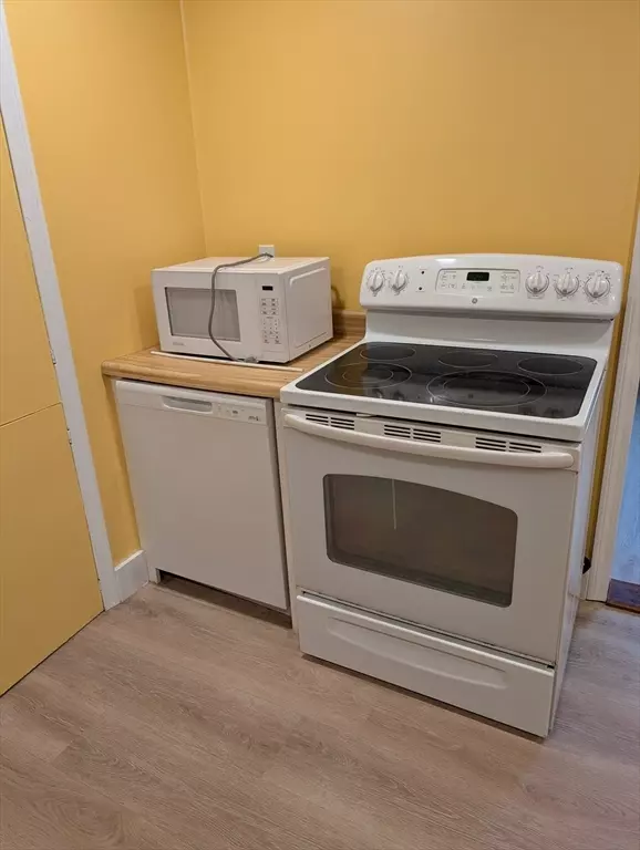 Adams, MA 01220,65 Summer St #65