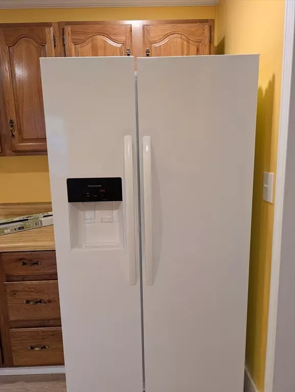 Adams, MA 01220,65 Summer St #65