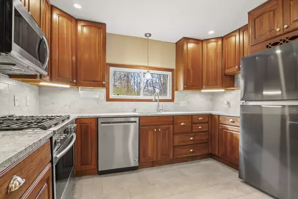 296 Astle Street, Tewksbury, MA 01876