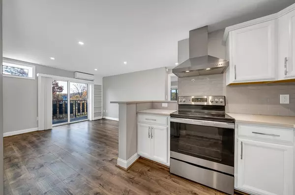 26 W Wyoming Ave #4E, Melrose, MA 02176