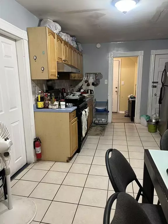 10 Faxon Rd #1, Quincy, MA 02171