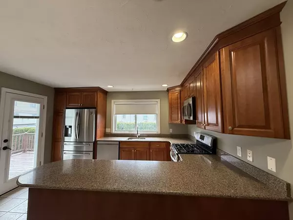 Ashland, MA 01721,227 Captain Eames Cir #227