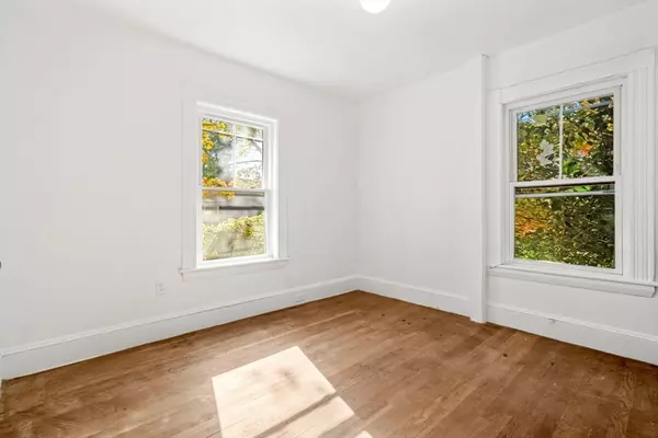 Newton, MA 02464,166 Elliot St #2