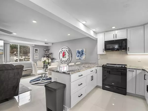 Chelmsford, MA 01824,360 Littleton Rd #D4