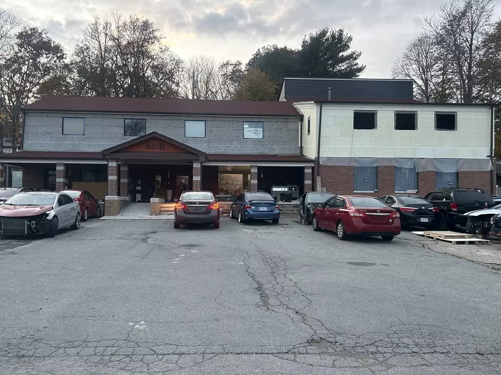 New Bedford, MA 02745,861B Ashley Blvd