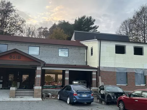 New Bedford, MA 02745,861B Ashley Blvd