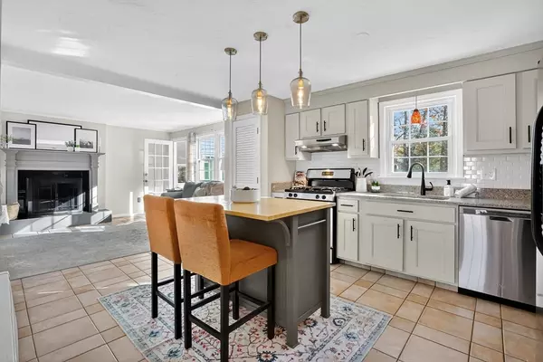 Longmeadow, MA 01106,196 Cambridge Cir