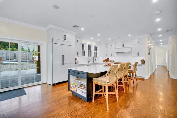 Lynnfield, MA 01940,4 Lowell St