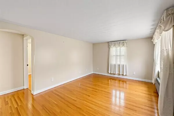 Stoughton, MA 02072,17 Donald Rd