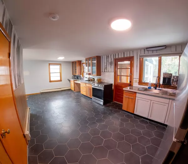 Worcester, MA 01605,25-A White Avenue