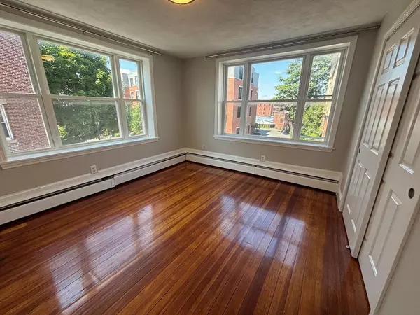 Salem, MA 01970,260 Washington St #25