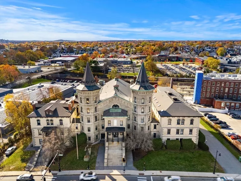 201 Thorndike #2-312, Lowell, MA 01852