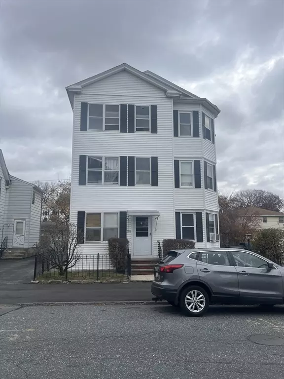 209 Pilgrim Ave #3, Worcester, MA 01604