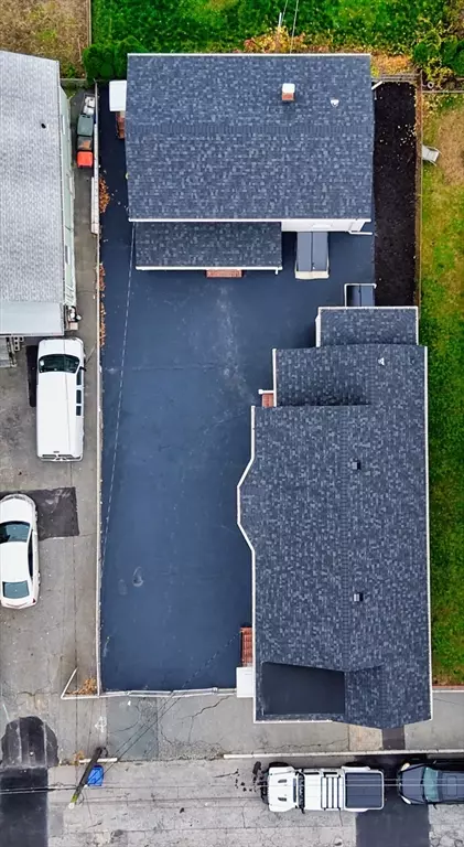 New Bedford, MA 02745,121/123 Whitman