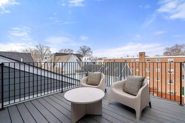 Boston, MA 02124,123-125 Centre St #TH4