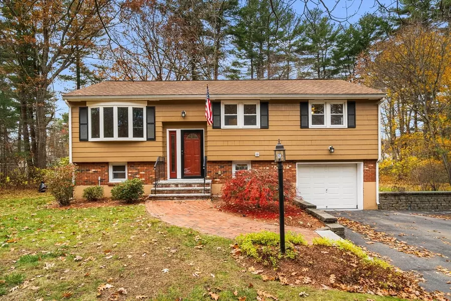 15 Governor Peabody Rd, Billerica, MA 01821