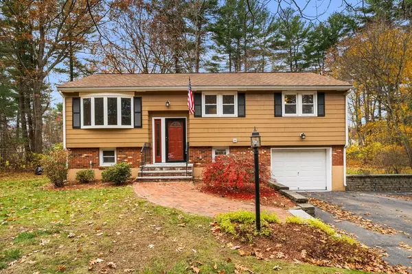 15 Governor Peabody Rd, Billerica, MA 01821