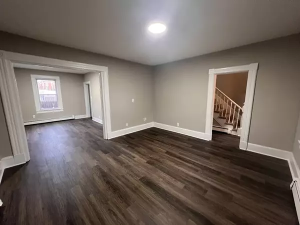 Chicopee, MA 01013,37 Kimball St