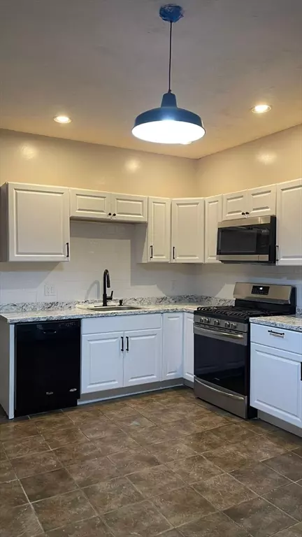 20-22 Mascot St #2, Boston, MA 02124