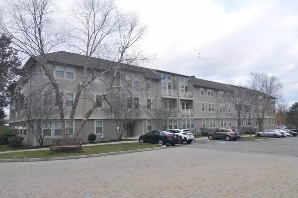 North Andover, MA 01845,2 Harvest Drive #209